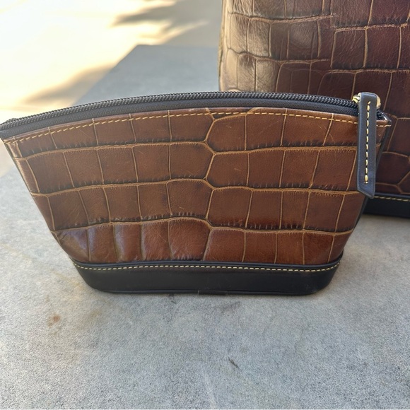 Dooney & Bourke Sac Bag Cognac Croc Embossed Leather Logo Lock Purse Pouch & Key - Picture 8 of 16